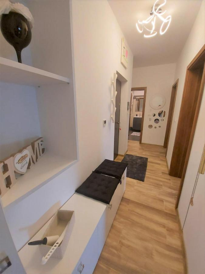 Paula Apartment Dumbravita  Exterior photo
